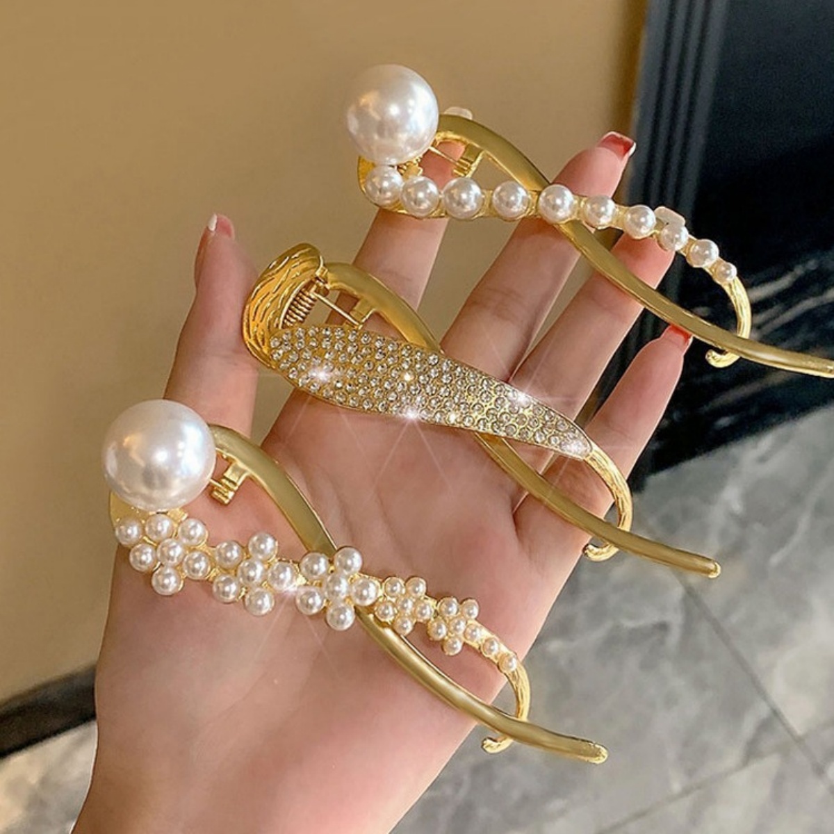 Elegant Glitter Pearl Hair Cli - огляд і ціна Korean Lifestyle & Kids Boutique Photos